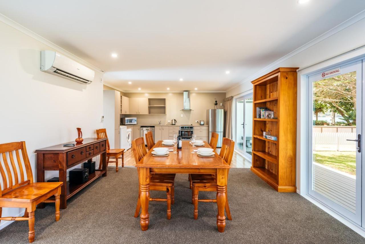 Number Six - Oneroa Holiday Home Bagian luar foto