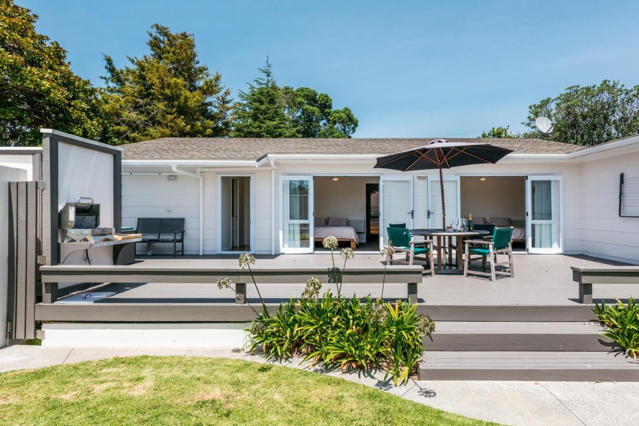 Number Six - Oneroa Holiday Home Bagian luar foto